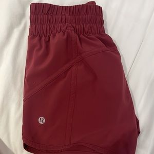 Track that Lululemon shorts size 4,4inch inseam. Like new